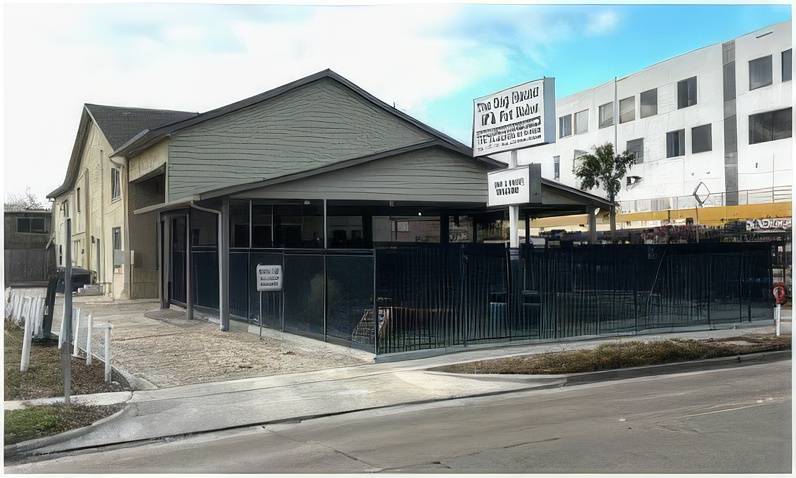 The Dog House Pet Salon Galleria Location
